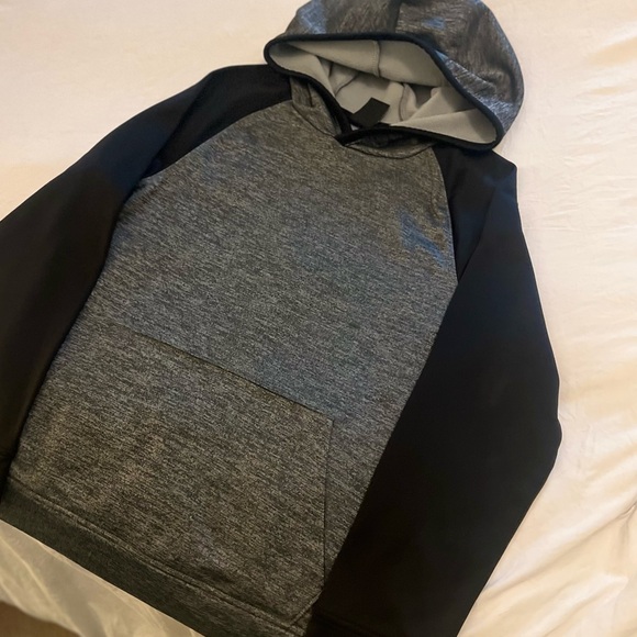 3/$19 Black and gray color block fleece lined long sleeve hoodie sweatshirt - Picture 7 of 13